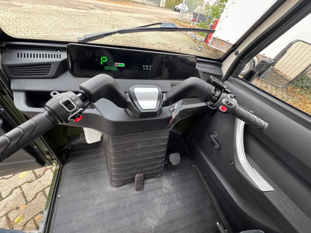 WhatsApp Image 2025-10-24 at 12.36.21 (5)